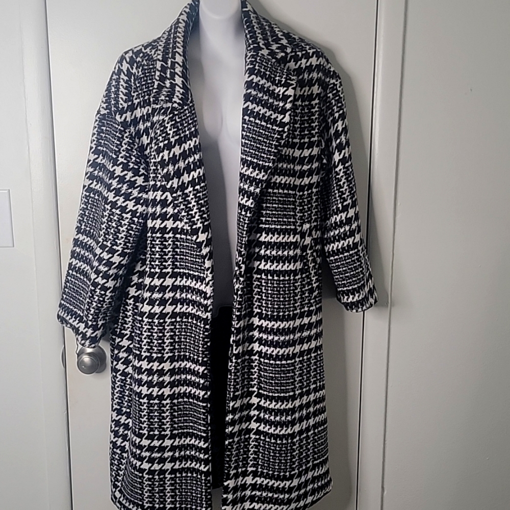 Houndstooth coat